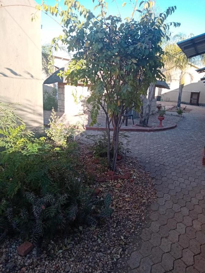 Mongilo Guesthouse Windhoek Exterior foto